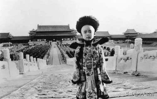 溥仪是怎样被驱逐紫禁城的？恶劣影响让各国纷纷看不起当时的中国
